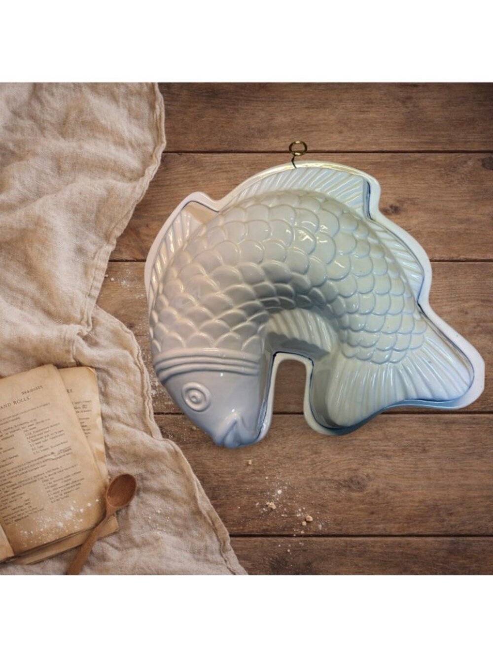 Ceramic Fish-Shaped Wall Hanging Mold With Blue Trim 12"x10" Nautical/Farmhouse - Picture 7 of 7